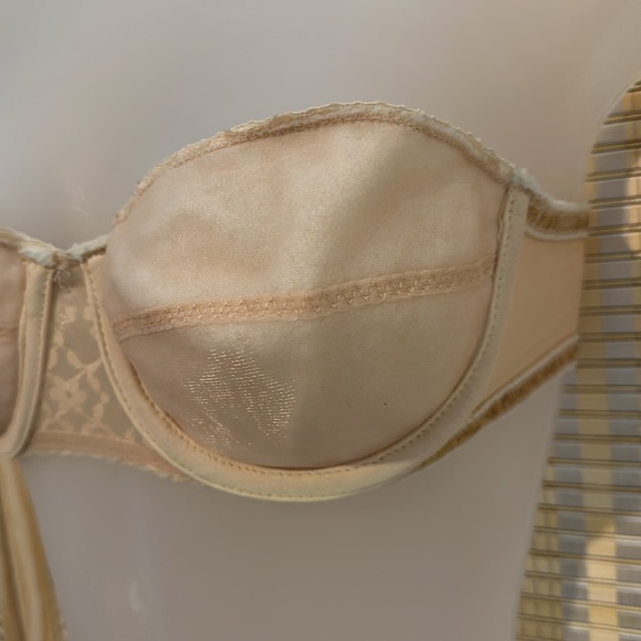 Maidenform Pretty Shapely Cream Strapless Underwire Bra Vintage 1970s 34C - Picture 14 of 16